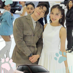 บริการจำหน่ายและเช่า PHOTOBOOTH INTERACTIVE AR+ พัฒนาระบบและออกแบบกราฟิกให้ตรงกับแบรนด์สินค้าและบริการของลูกค้าได้ ประหยัดงบการพัฒนาระบบใหม่และระยะเวลาในการดำเนินงาน เหมาะสำหรับกิจกรรมงานแต่ง งานเปิดตัวสินค้า งานออกบูธแสดงสินค้าและบริการ โดยความพิเศษของ Photobooth Interactive AR + ดังนี้ เล่นง่ายด้วยระบบจอสัมผัส สามารถ Detect เป็น AR สามารถ Tie-in รูปสินค้า โลโก้ และ รูปต่างๆที่เกี่ยวข้องกับธีมงานได้ สามารถทำเกมเล่นร่วมกับ Photobooth AR ได้ Dicut Background ตัดฉากพื้นหลัง แล้วแทรกภาพให้เข้ากับธีมงานได้ ออกแบบเฟรม ประกอบภาพหรือวิดีโอได้ สามารถบันทึกได้ทั้งไฟล์ภาพนิ่งและคลิปวิดีโอสั้นได้ สามารถ Download ภาพหรือคลิปวิดีโอที่เล่นได้ผ่านออนไลน์ โดยการสแกน QR Code ในการดาวน์โหลด เพื่อง่ายต่อการแชร์ให้ผู้ร่วมงาน สามารถสั่งปริ้นรูปหน้างานได้